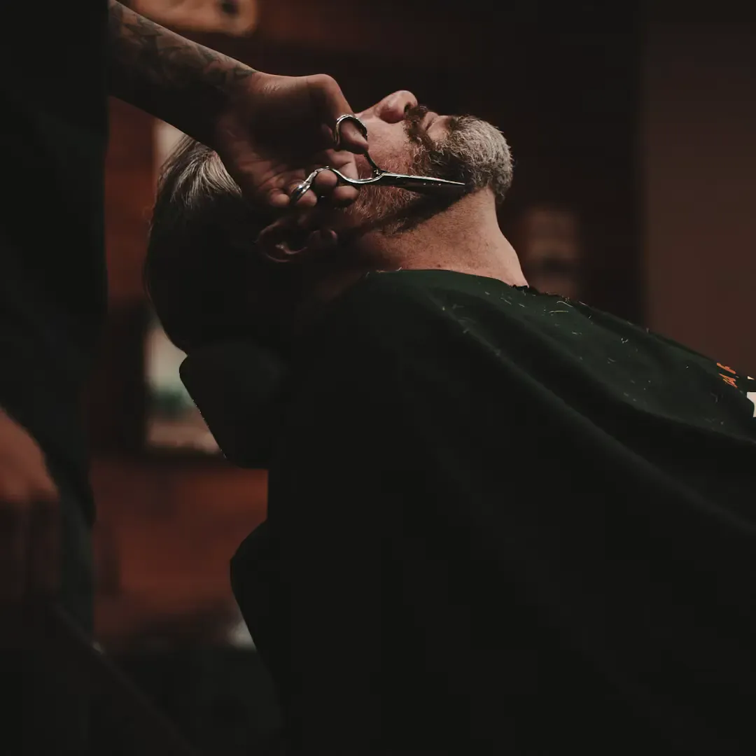 Barbe sculptée, vue de face